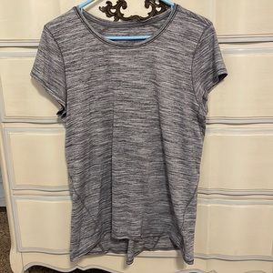 Lululemon Sz 8 tee